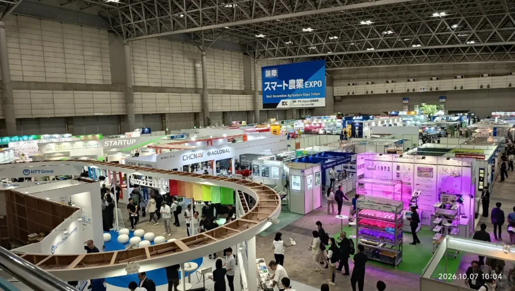 Overview of the exhibition stalls at Makuhari Halle J-Agri Week 2026 in hall 8